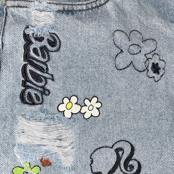 Barbie Shorts x Forever 21 Shorts Kindness is Power Distressed Jean Shorts ☮️ 🩷 - Picture 16 of 16